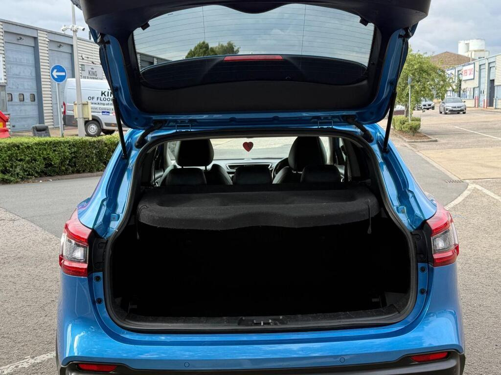 
								2018 Nissan Qashqai1.2 DIG-T Tekna full									