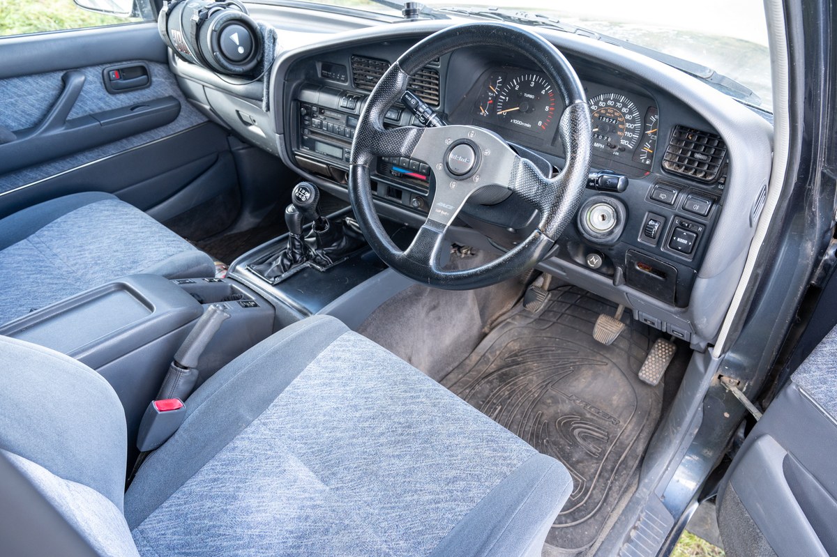 
								1993 Toyota Land Cruiser VX full									