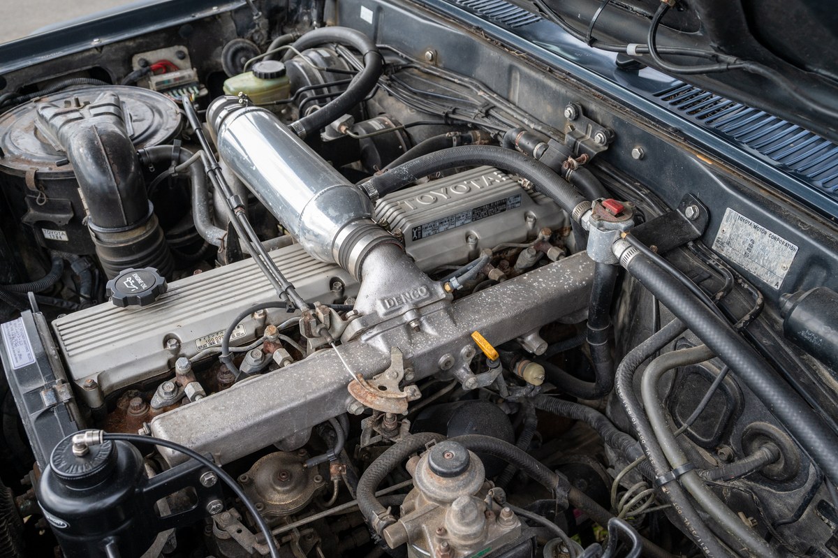 
								1993 Toyota Land Cruiser VX full									