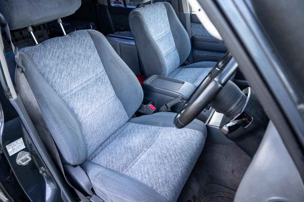 
								1993 Toyota Land Cruiser VX full									