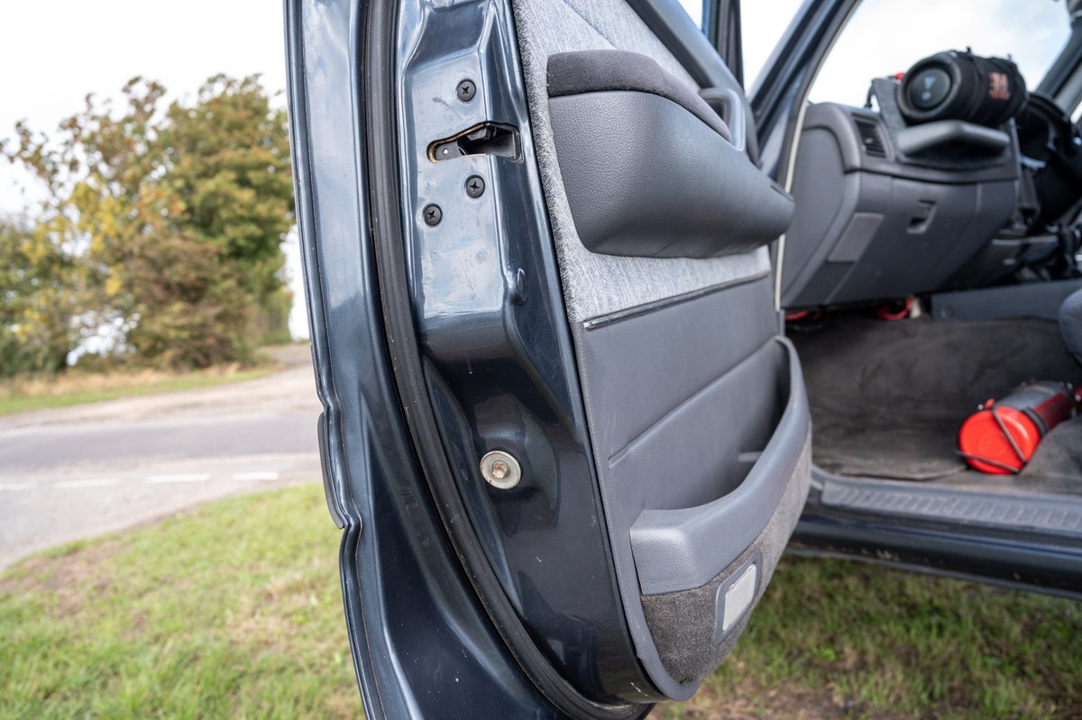 
								1993 Toyota Land Cruiser VX full									