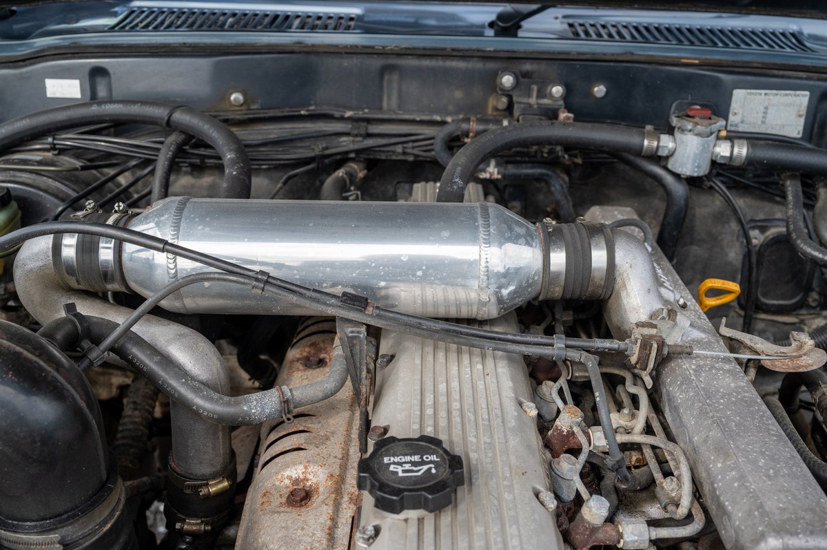 
								1993 Toyota Land Cruiser VX full									