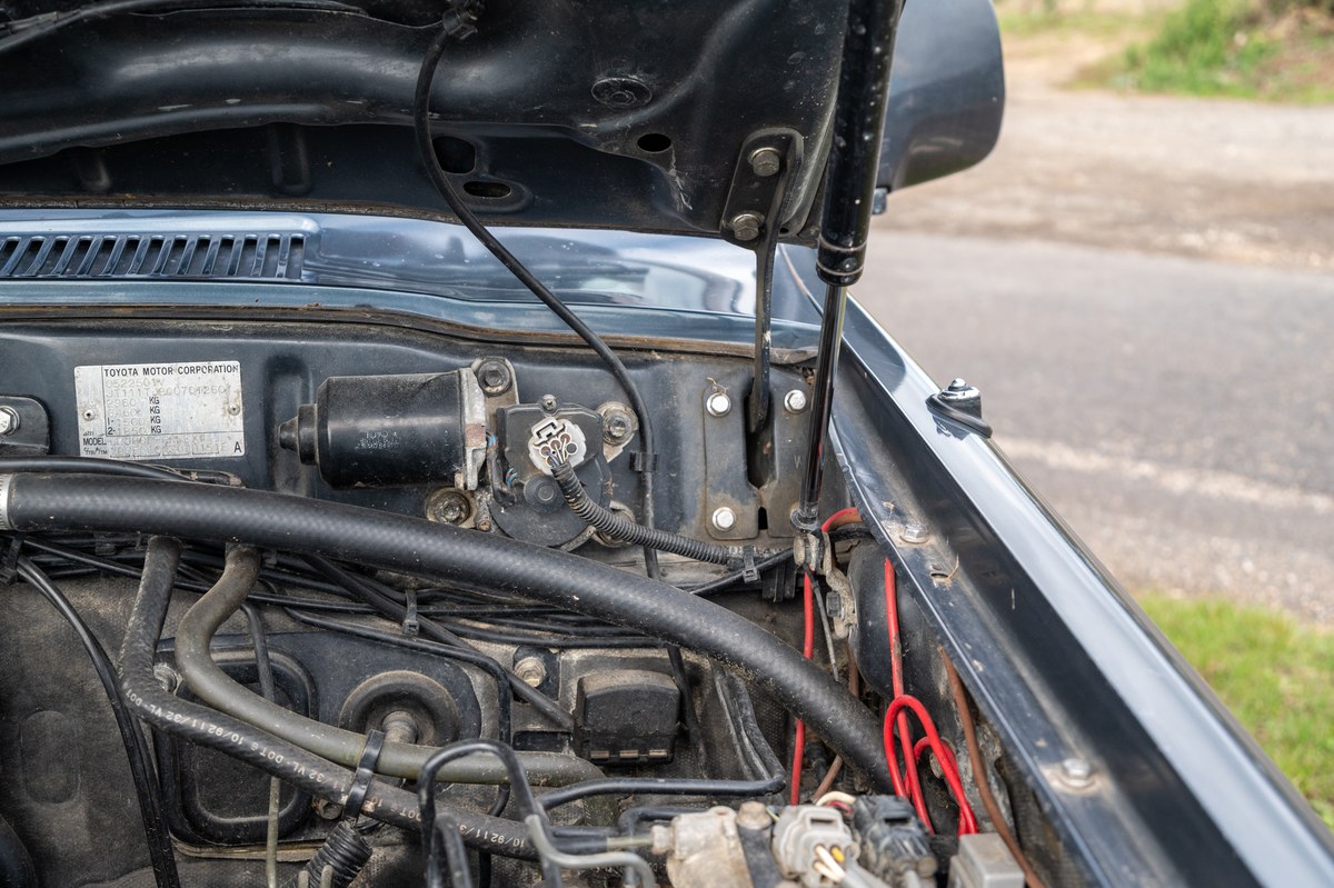 
								1993 Toyota Land Cruiser VX full									