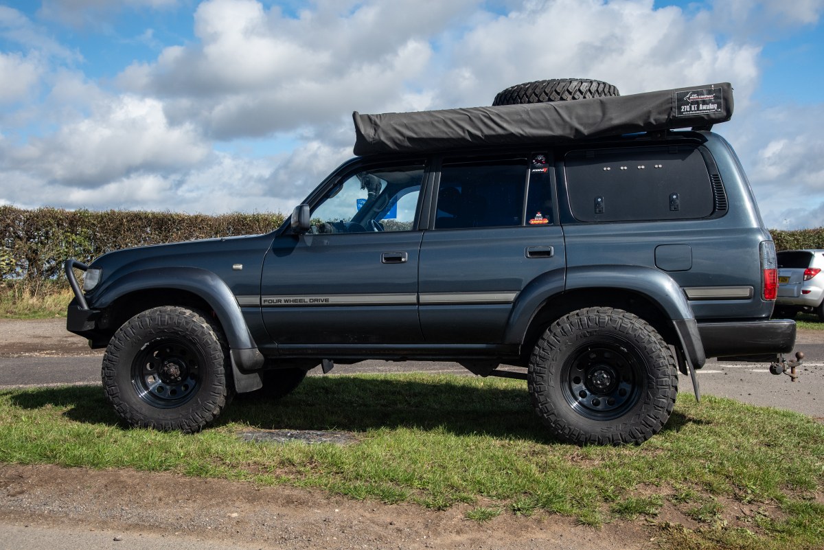
								1993 Toyota Land Cruiser VX full									
