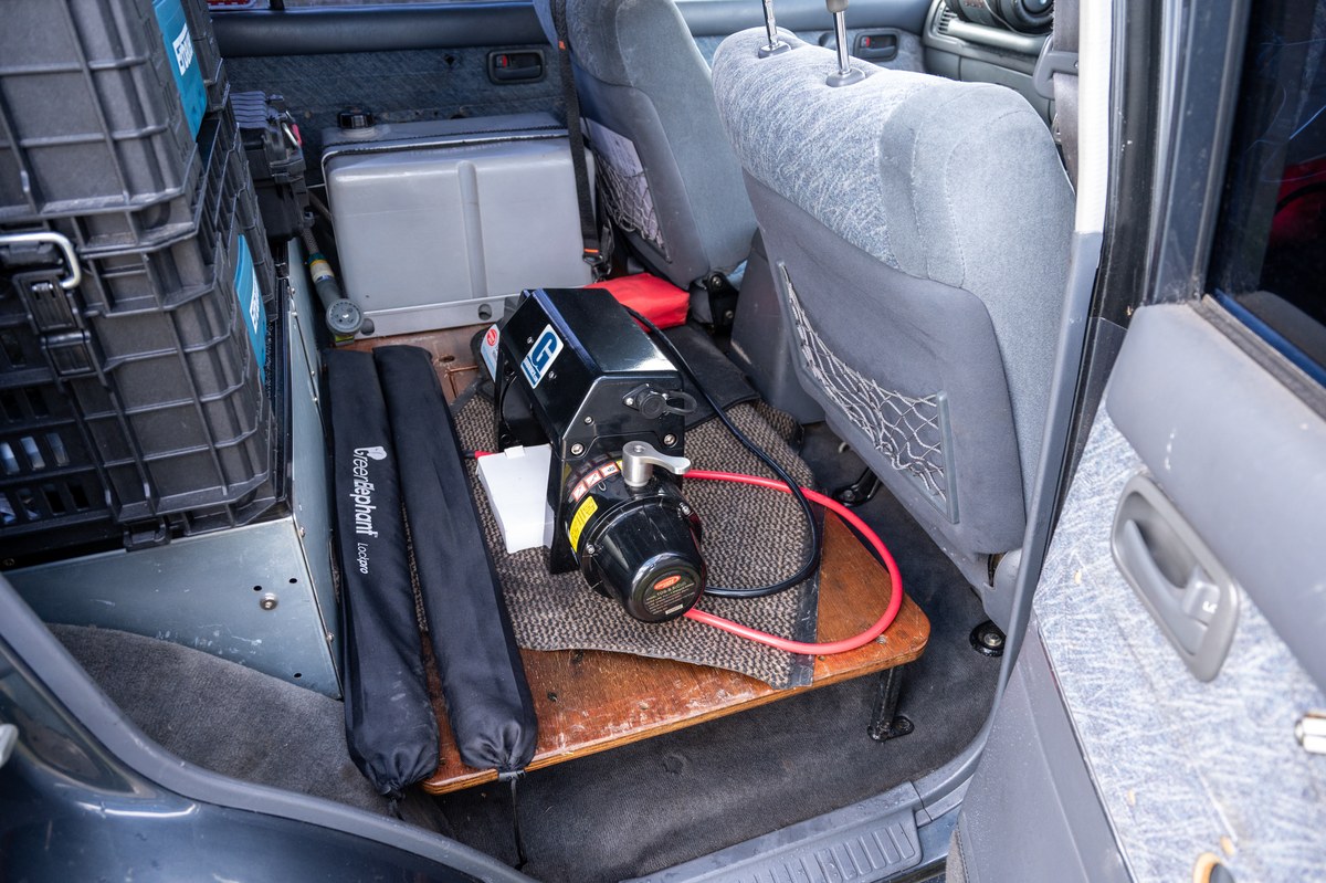 
								1993 Toyota Land Cruiser VX full									