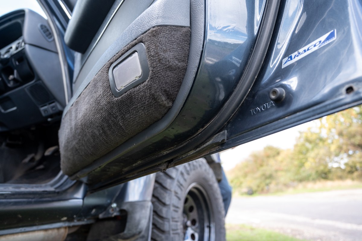 
								1993 Toyota Land Cruiser VX full									