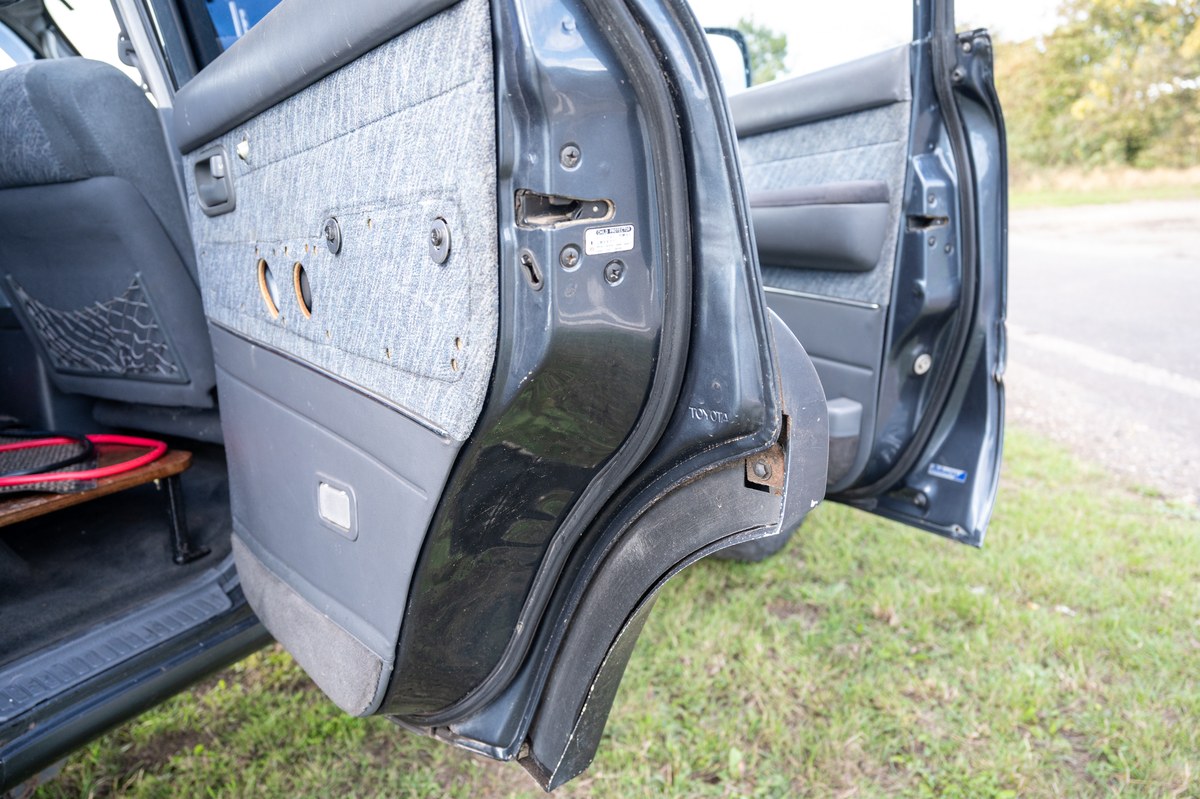 
								1993 Toyota Land Cruiser VX full									