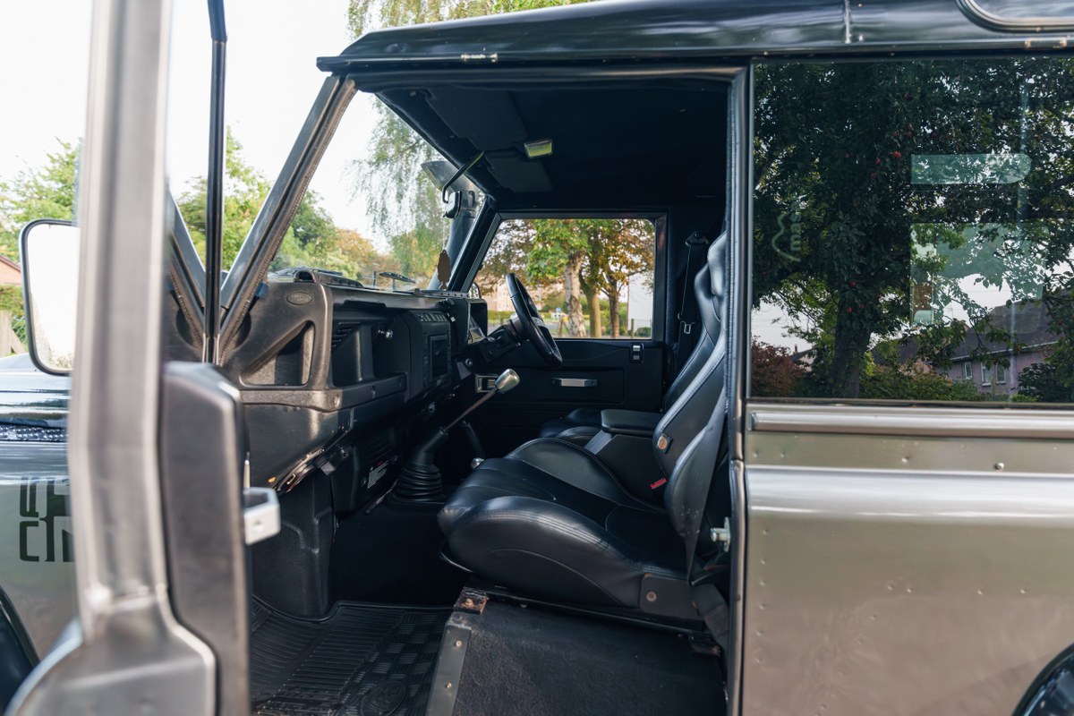 2004 Land Rover Defender 90