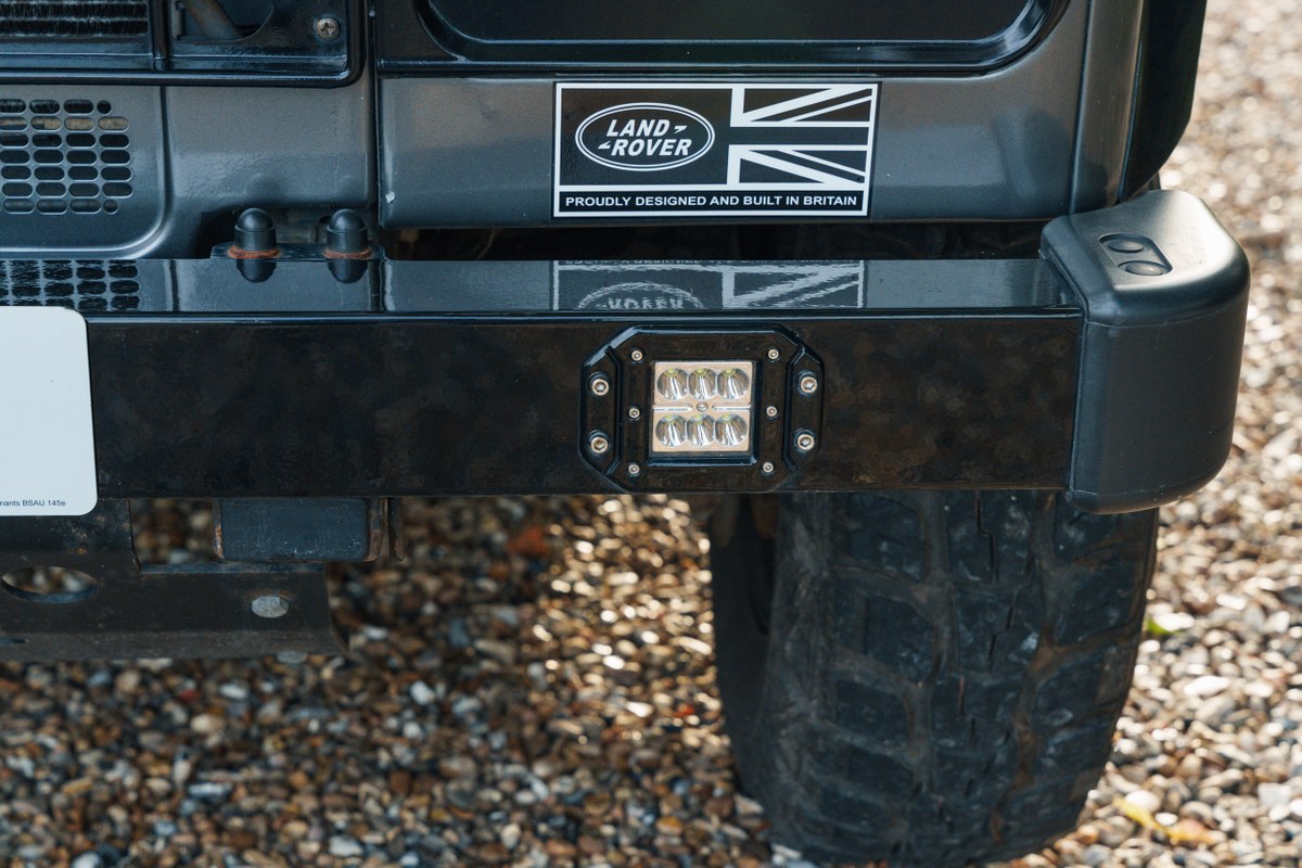 
								2004 Land Rover Defender 90 full									