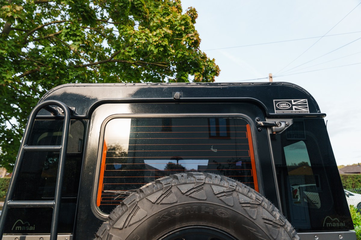 
								2004 Land Rover Defender 90 full									