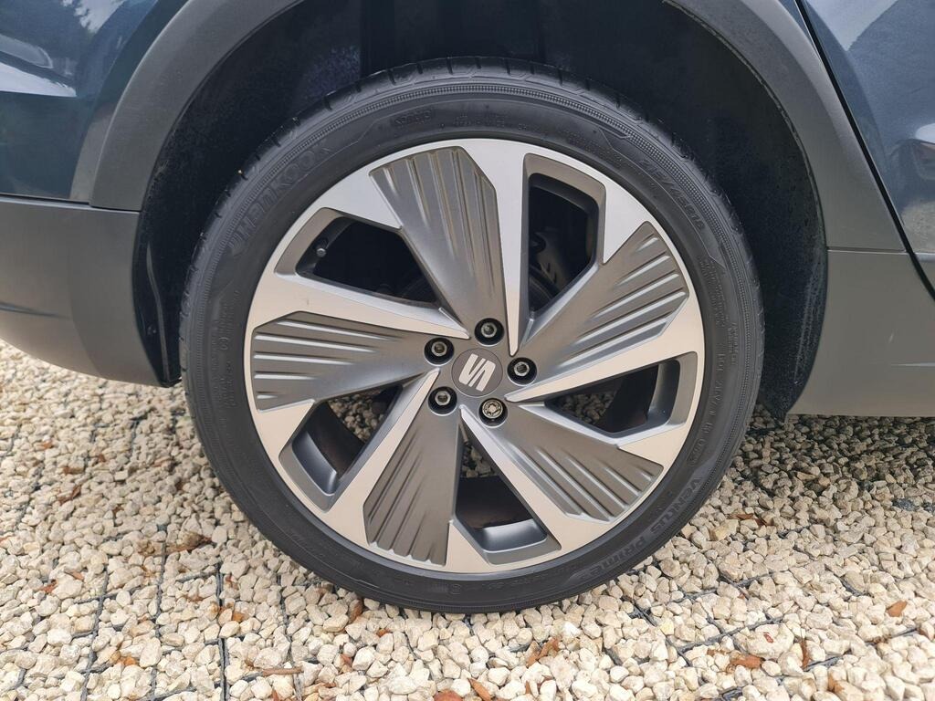 
								2023 SEAT Arona 1.0 TSI FR Edition full									