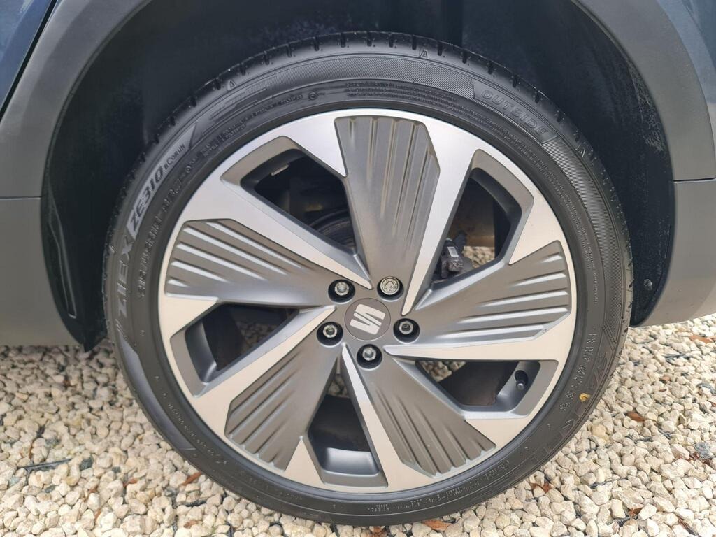 
								2023 SEAT Arona 1.0 TSI FR Edition full									