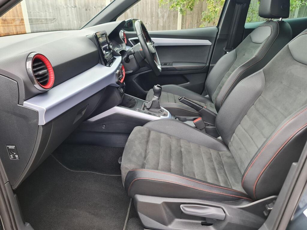 
								2023 SEAT Arona 1.0 TSI FR Edition full									
