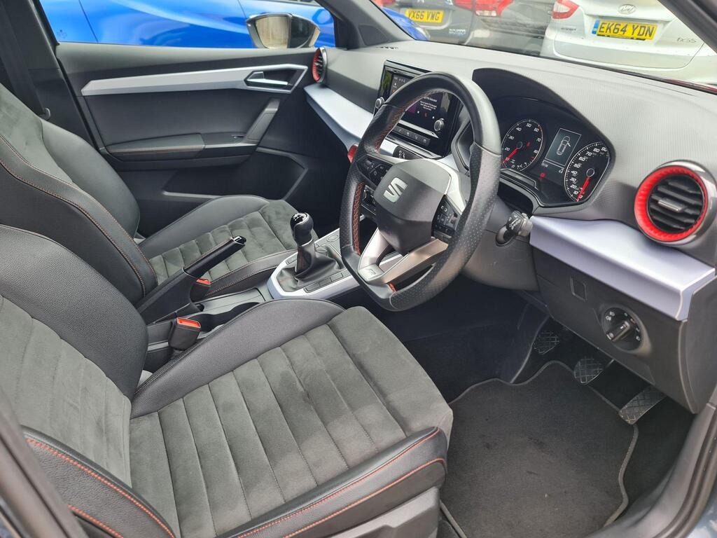 
								2023 SEAT Arona 1.0 TSI FR Edition full									