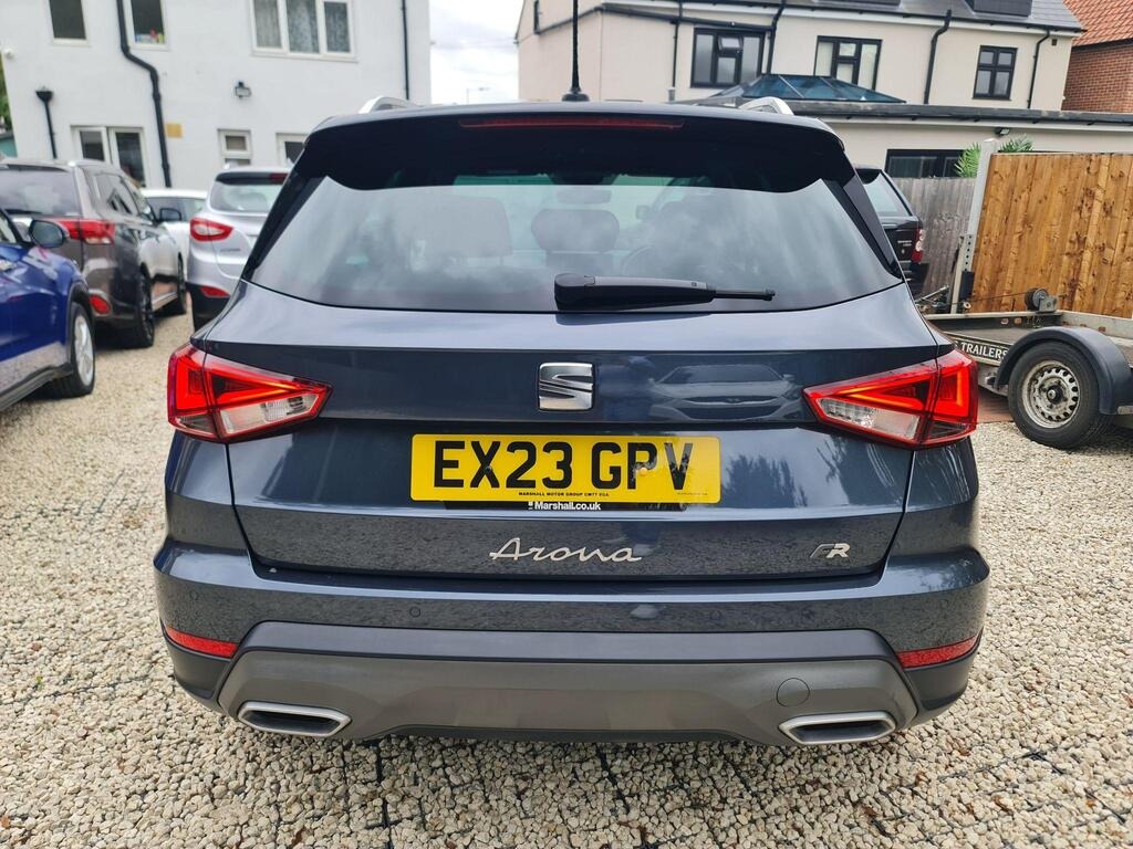 
								2023 SEAT Arona 1.0 TSI FR Edition full									