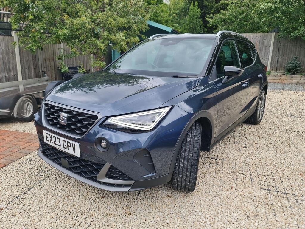 
								2023 SEAT Arona 1.0 TSI FR Edition full									