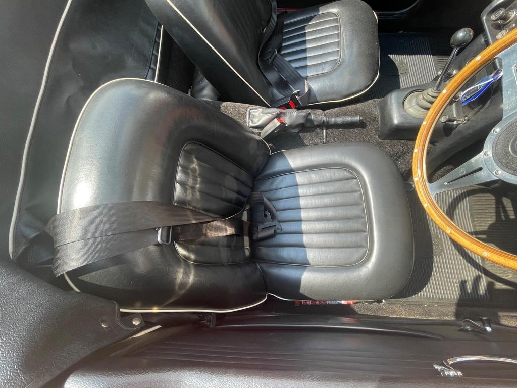 
								1967 Triumph TR4 TR4A IRS 2.1 full									