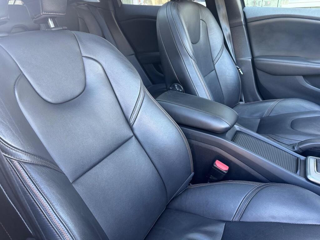 
								2018 Volvo V40 Cross Country 1.5 T3 Pro Auto full									