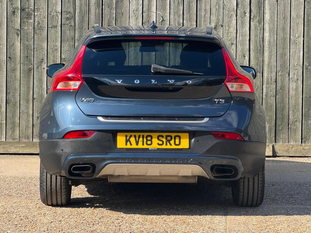 
								2018 Volvo V40 Cross Country 1.5 T3 Pro Auto full									