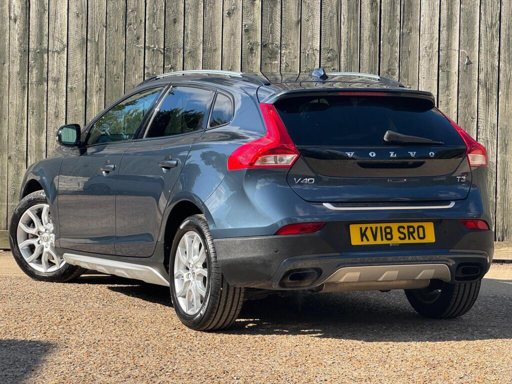 
								2018 Volvo V40 Cross Country 1.5 T3 Pro Auto full									