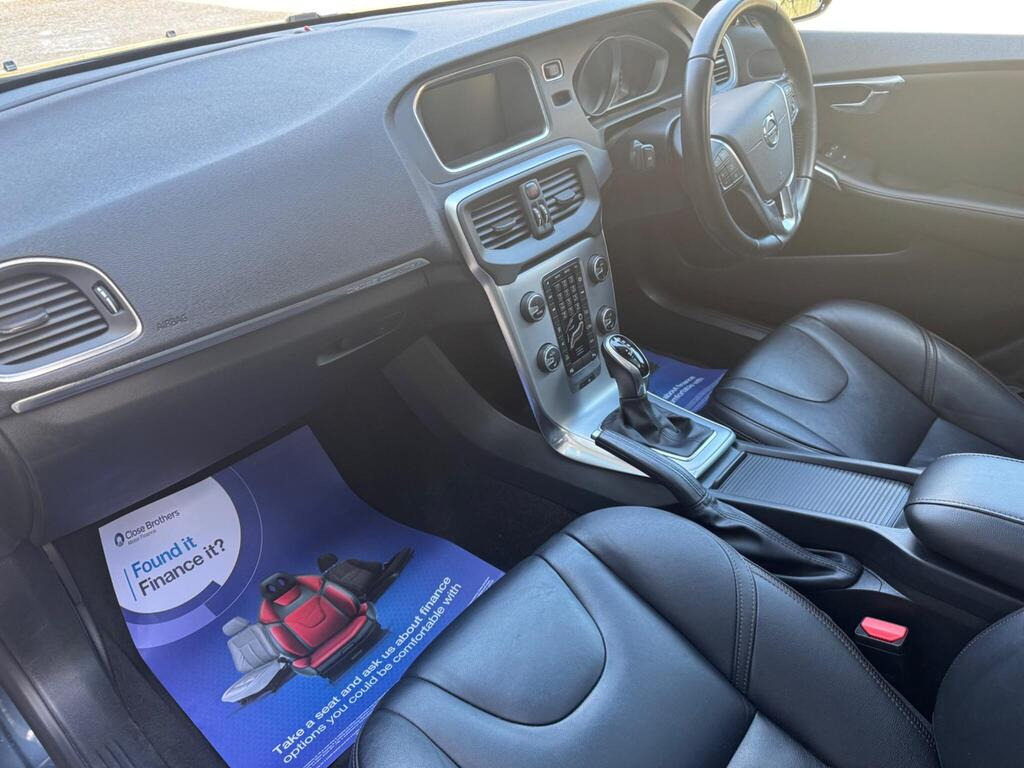 
								2018 Volvo V40 Cross Country 1.5 T3 Pro Auto full									
