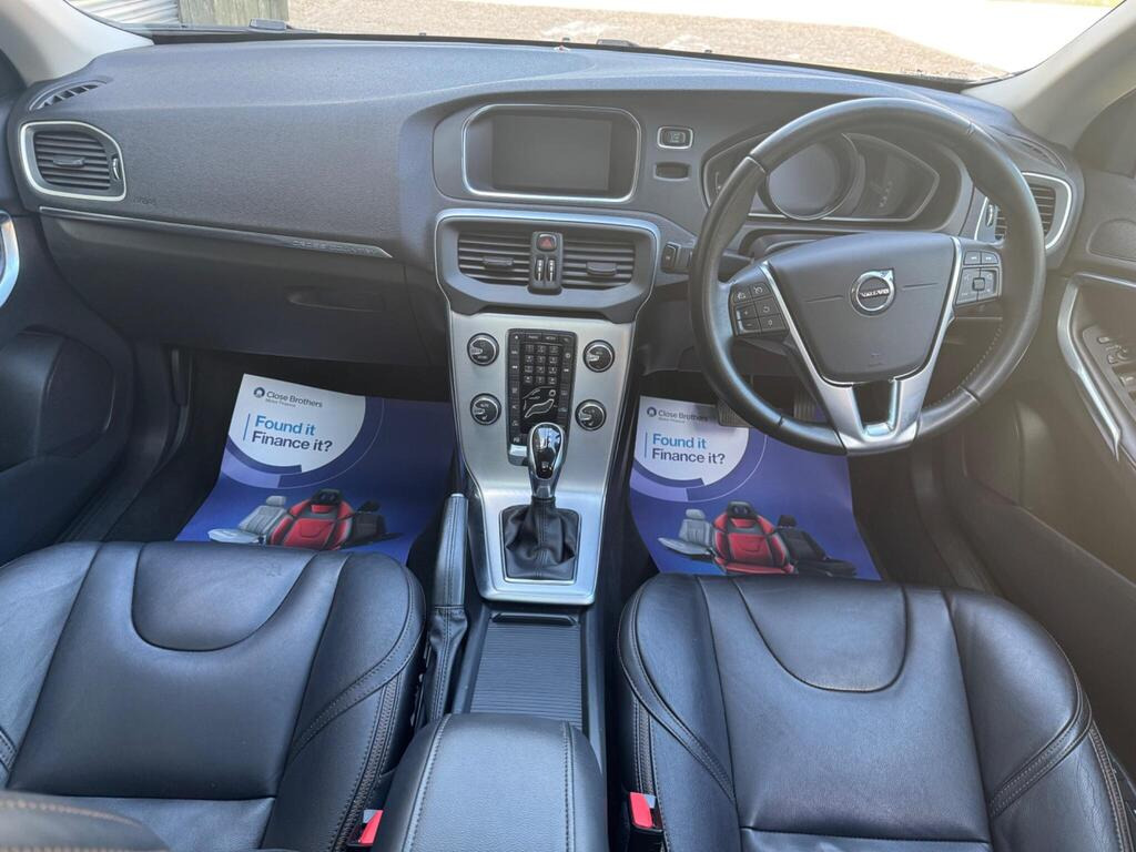 
								2018 Volvo V40 Cross Country 1.5 T3 Pro Auto full									
