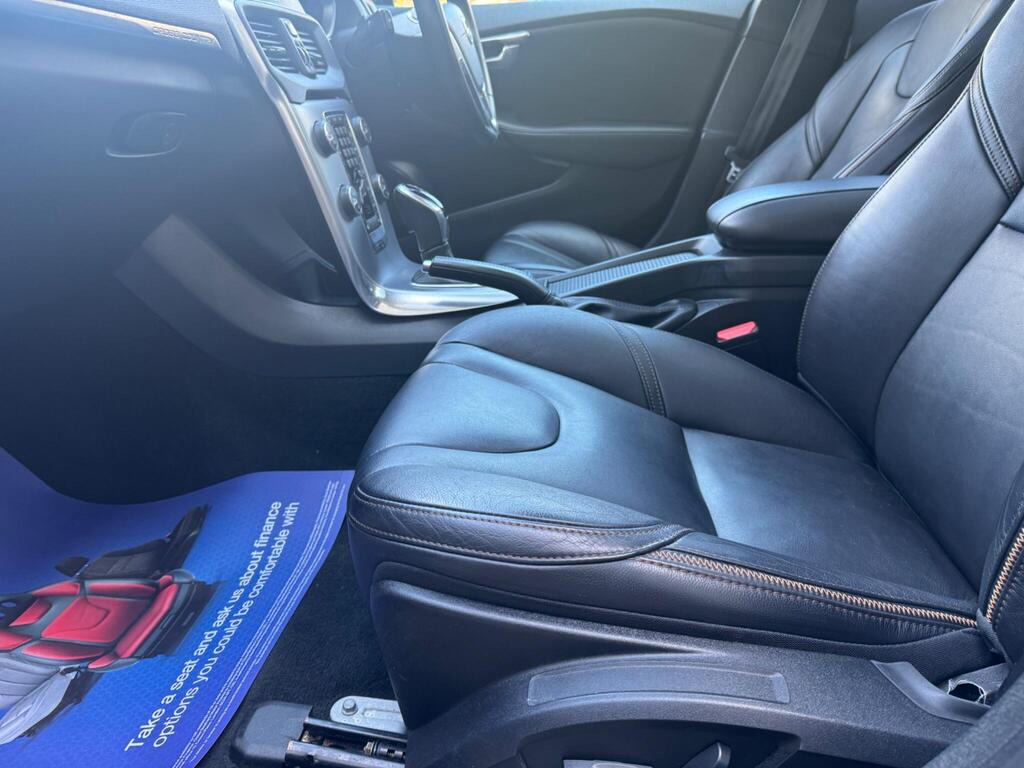 
								2018 Volvo V40 Cross Country 1.5 T3 Pro Auto full									