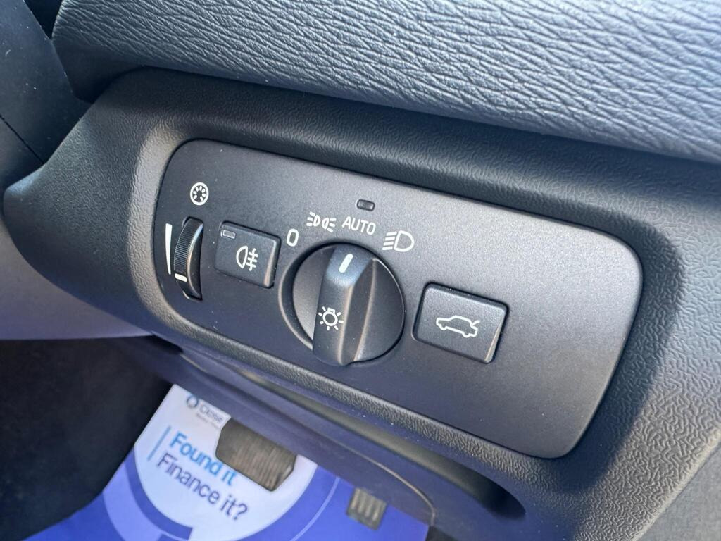 
								2018 Volvo V40 Cross Country 1.5 T3 Pro Auto full									