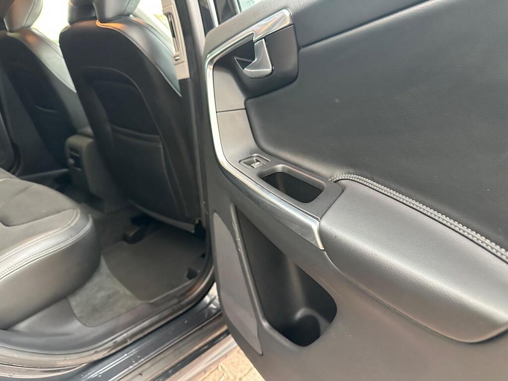 
								2015 Volvo XC60 2.0 D4 SE full									