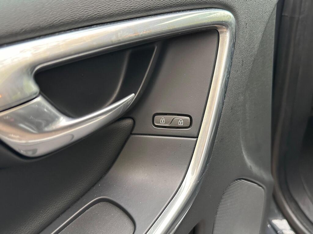 
								2015 Volvo XC60 2.0 D4 SE full									