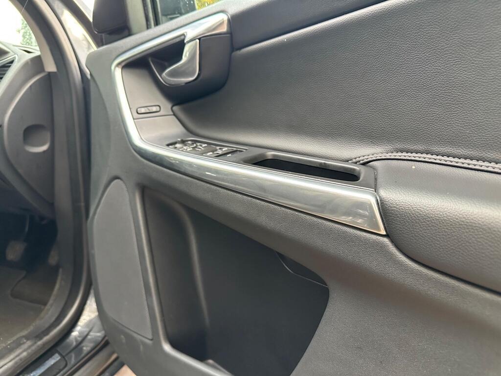 
								2015 Volvo XC60 2.0 D4 SE full									