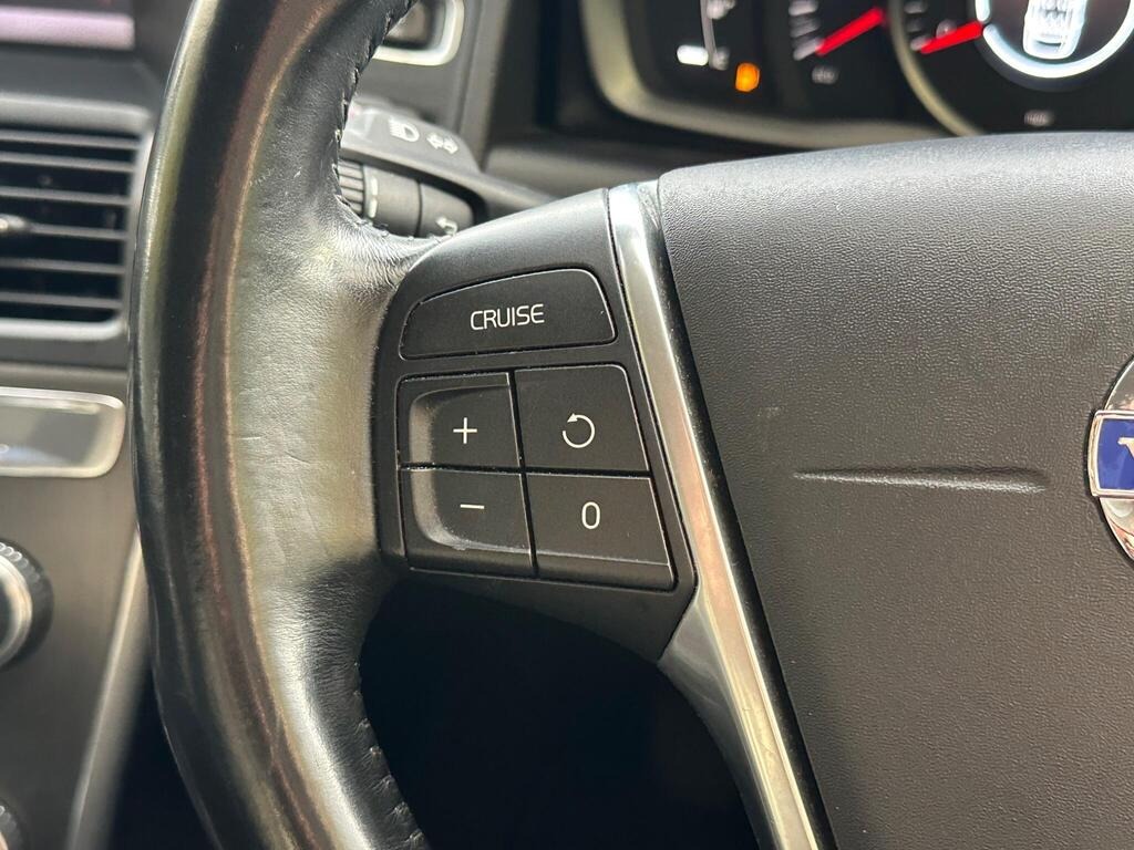 
								2015 Volvo XC60 2.0 D4 SE full									