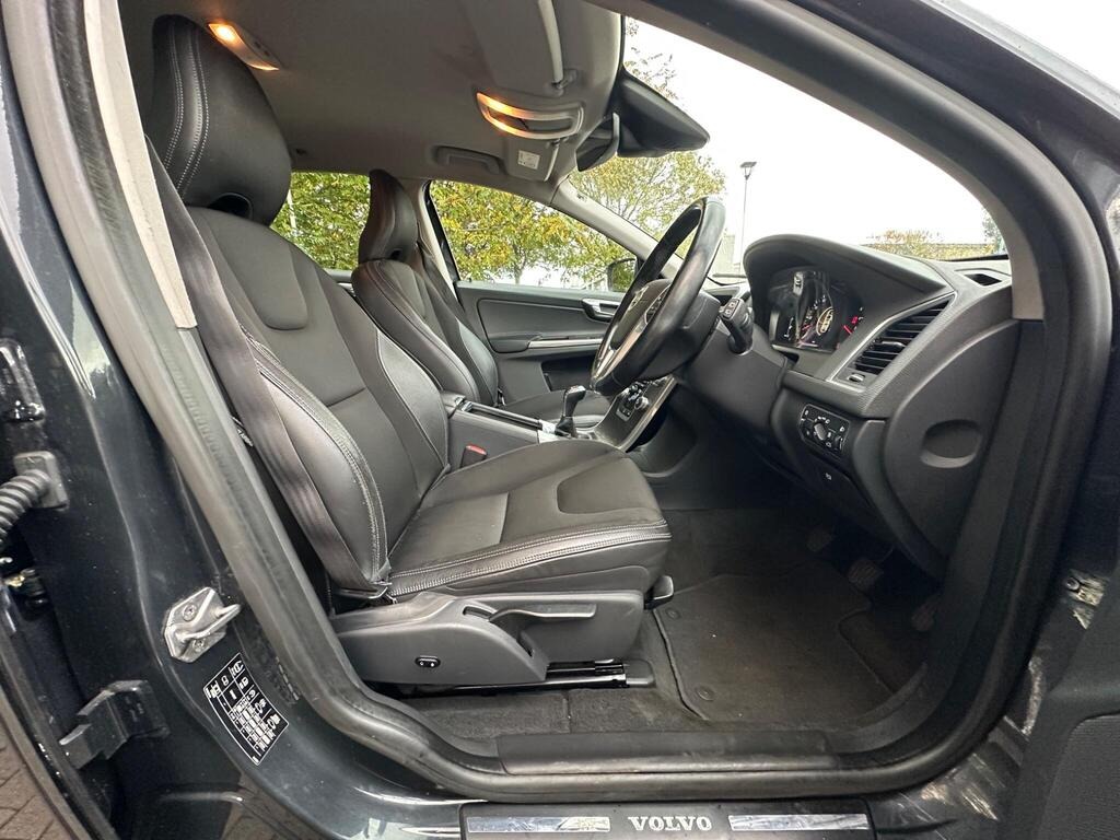 
								2015 Volvo XC60 2.0 D4 SE full									