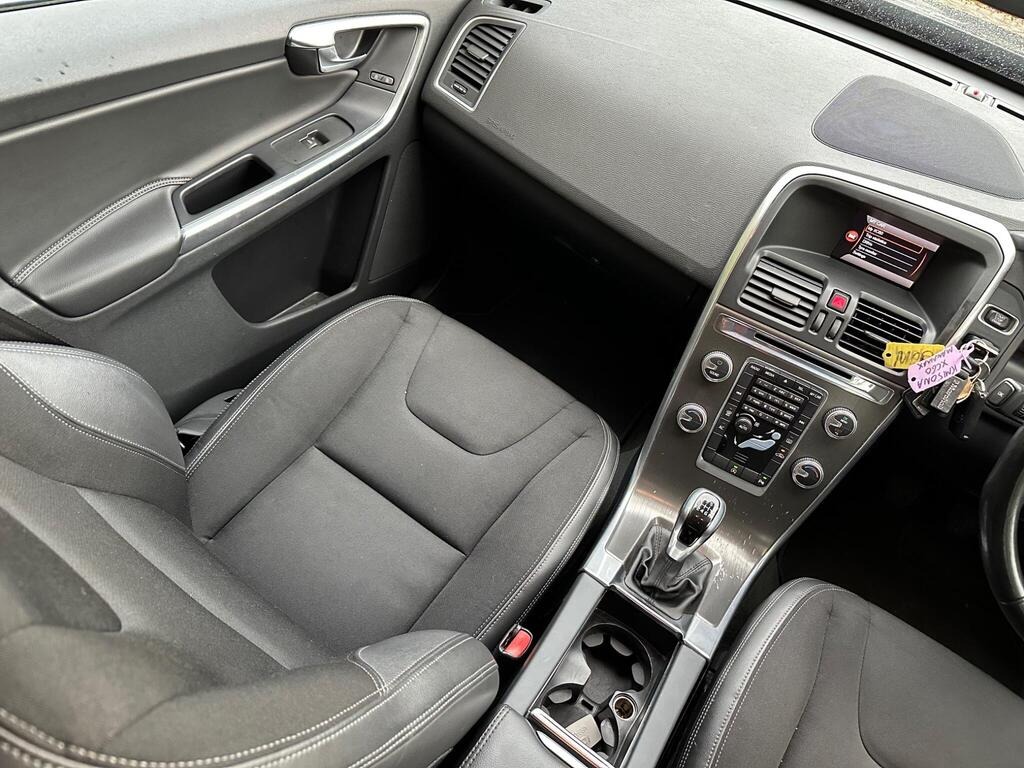 
								2015 Volvo XC60 2.0 D4 SE full									