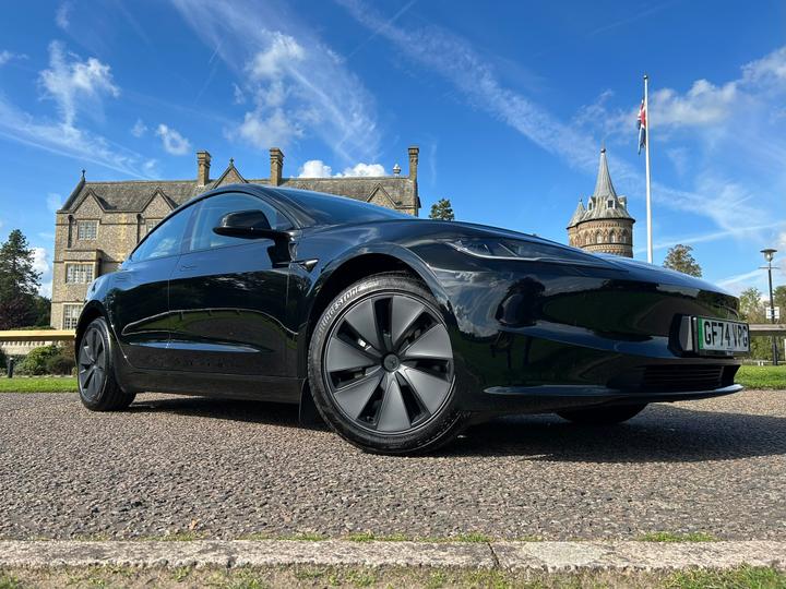 2025 TESLA Model 3
