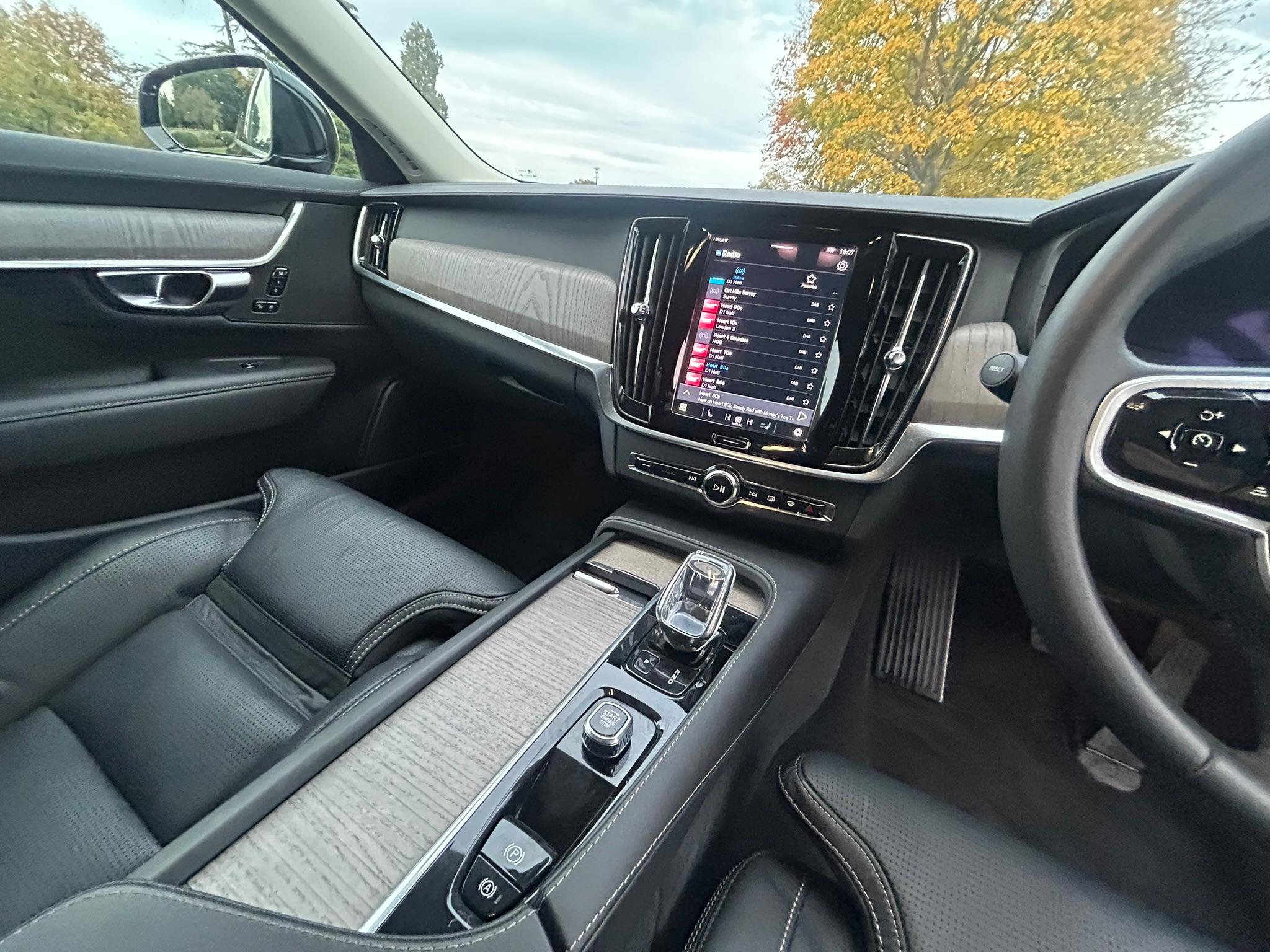 
								2022 Volvo V90 2.0 B4 MHEV Inscription Estate Petrol Hybrid full									