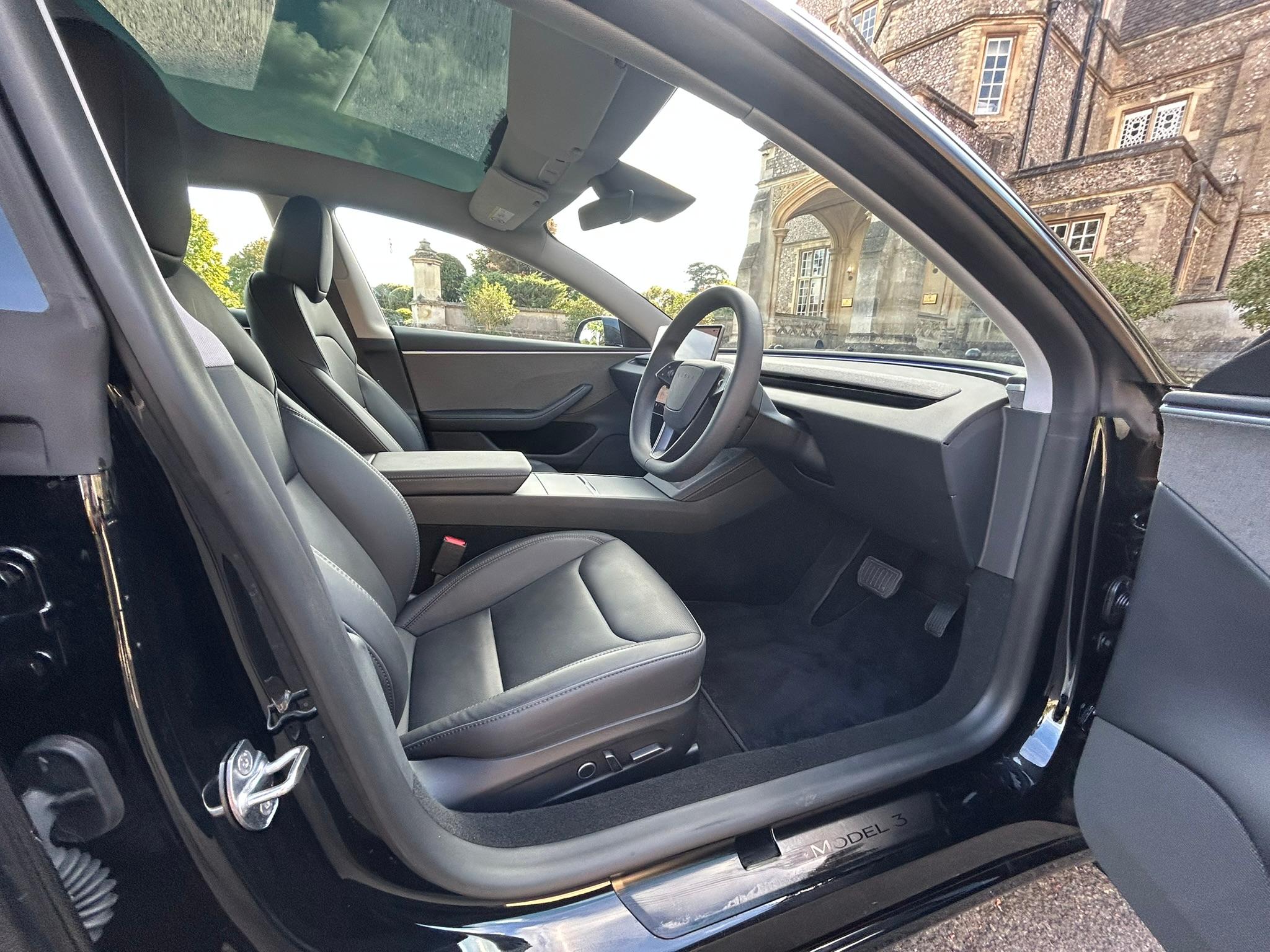 
								2025 TESLA Model 3 full									