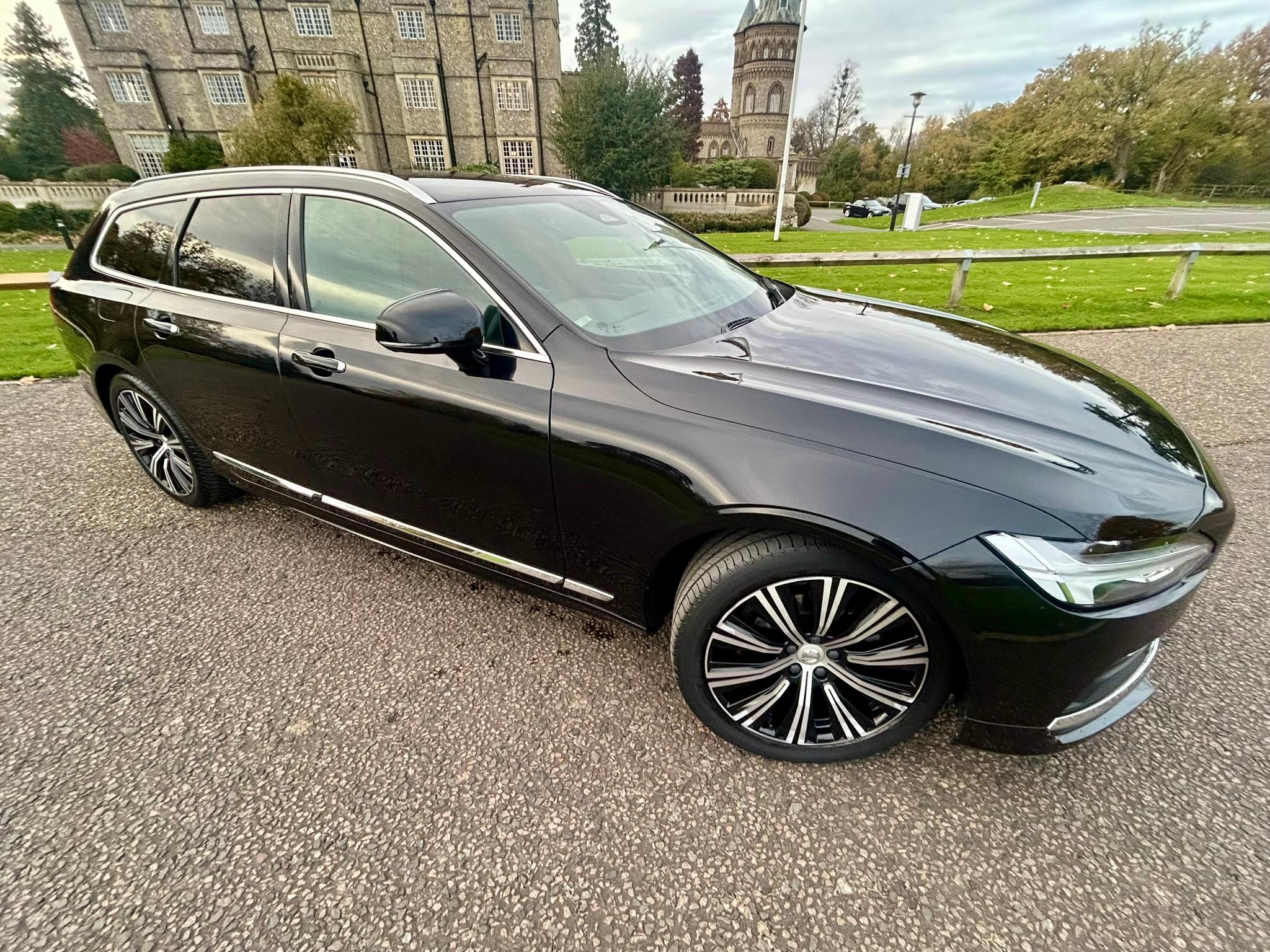 
								2022 Volvo V90 2.0 B4 MHEV Inscription Estate Petrol Hybrid full									