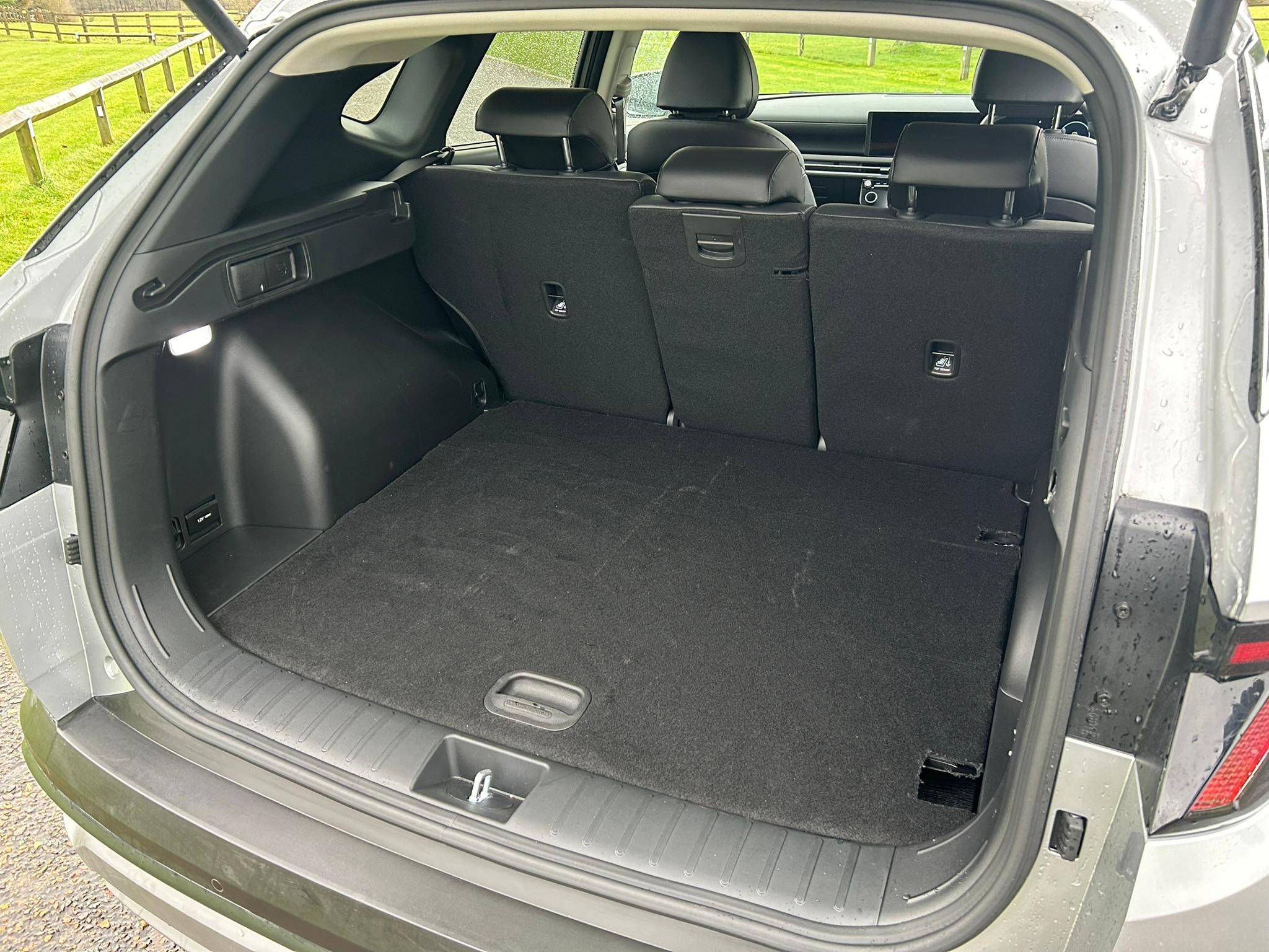 
								2024 Hyundai TUCSON 1.6 T-GDi Petrol Hybrid full									