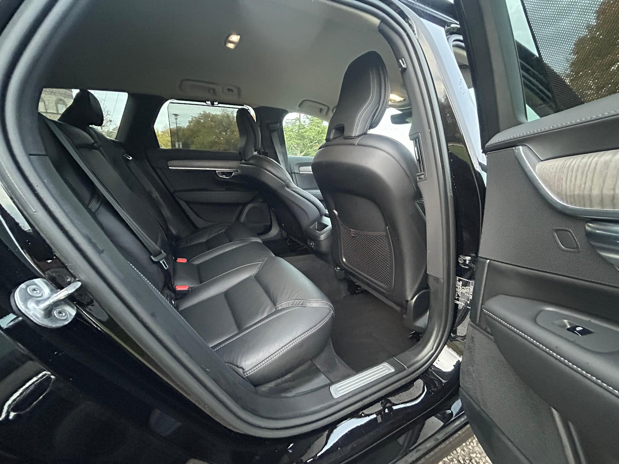 
								2022 Volvo V90 2.0 B4 MHEV Inscription Estate Petrol Hybrid full									