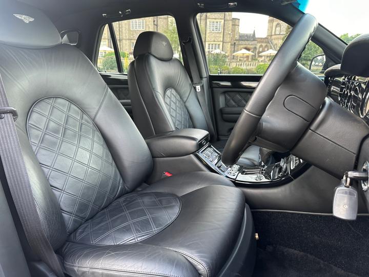
								2001 Bentley ARNAGE 6.8 RED LABEL SALOON full									