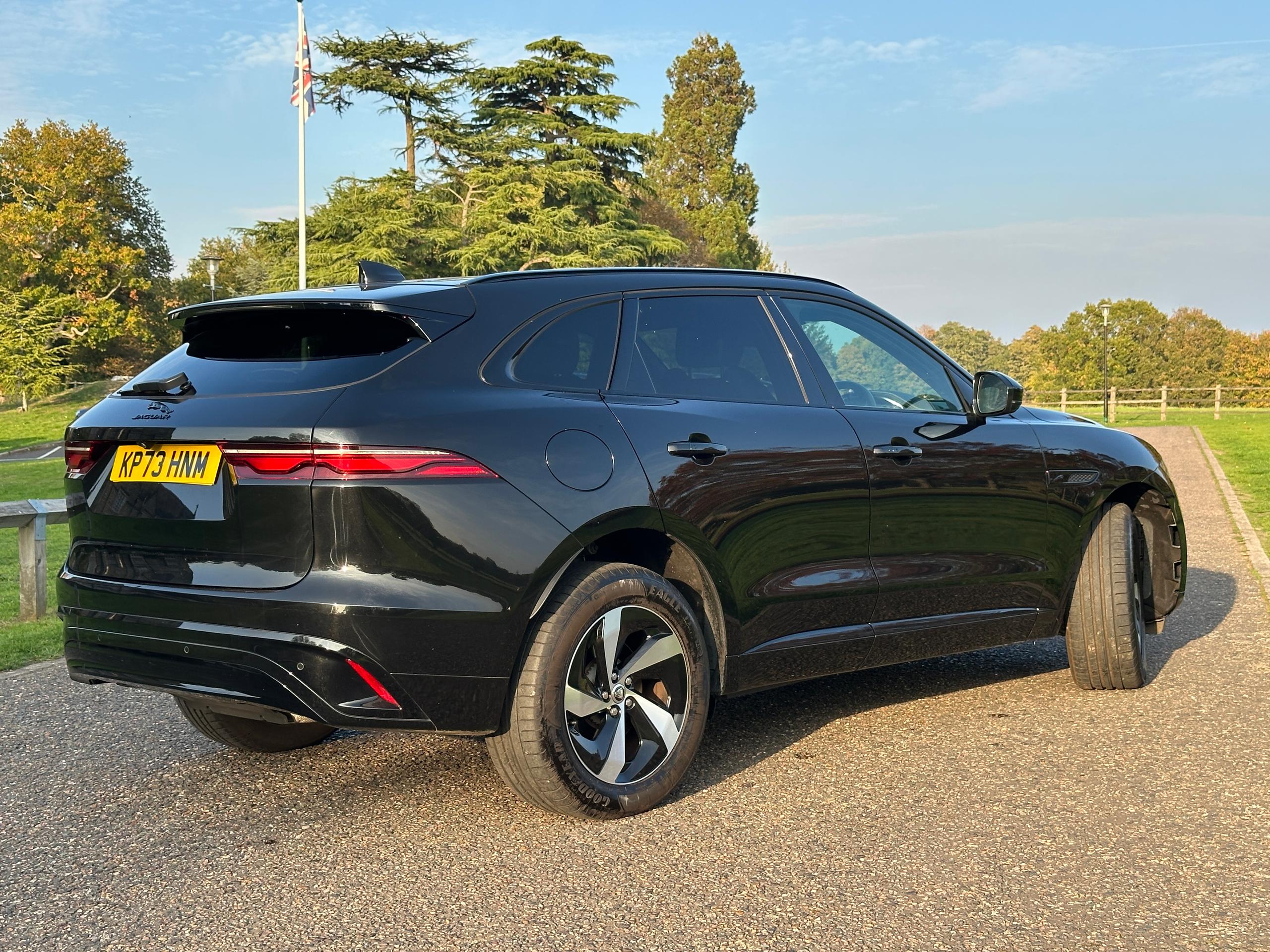 2023 Jaguar F-PACE 2.0 P400e 19.3kWh R-Dynamic SE Black SUV