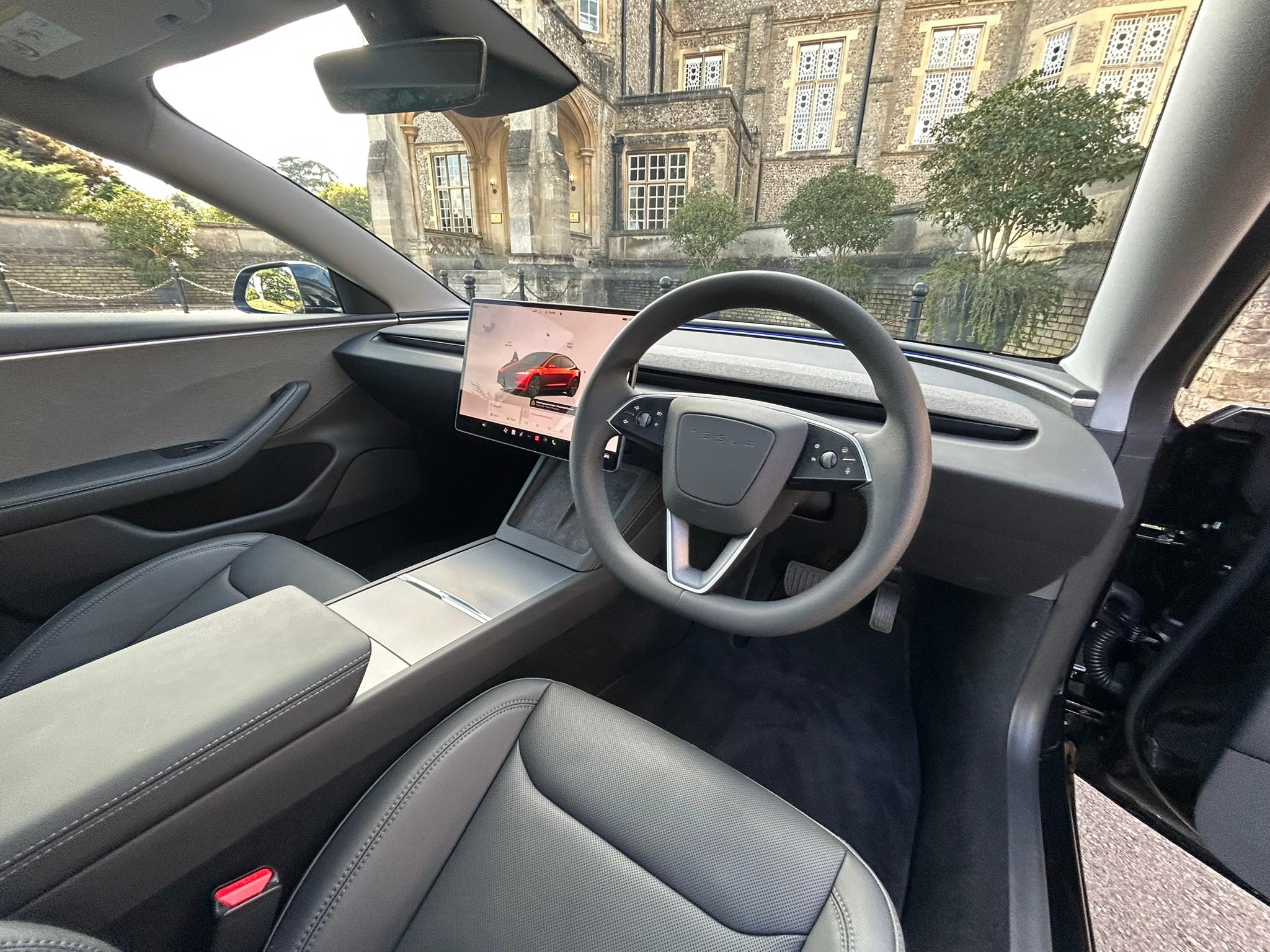 
								2025 TESLA Model 3 full									
