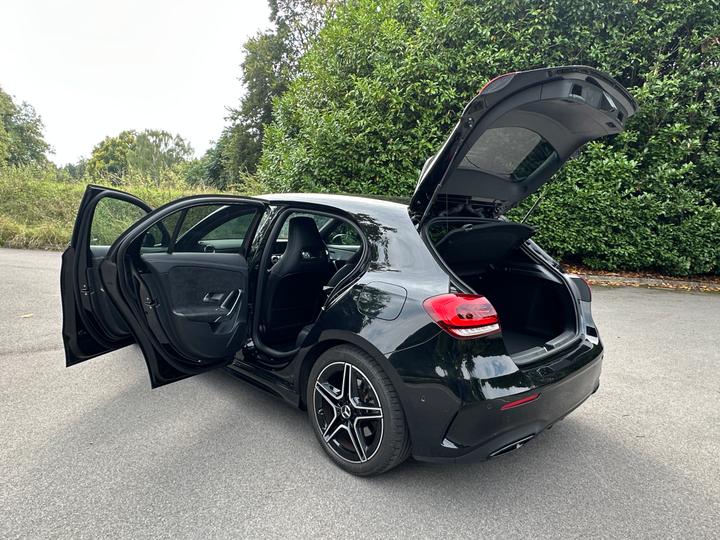 
								2021 Mercedes-Benz A200 AMG Line Edition full									