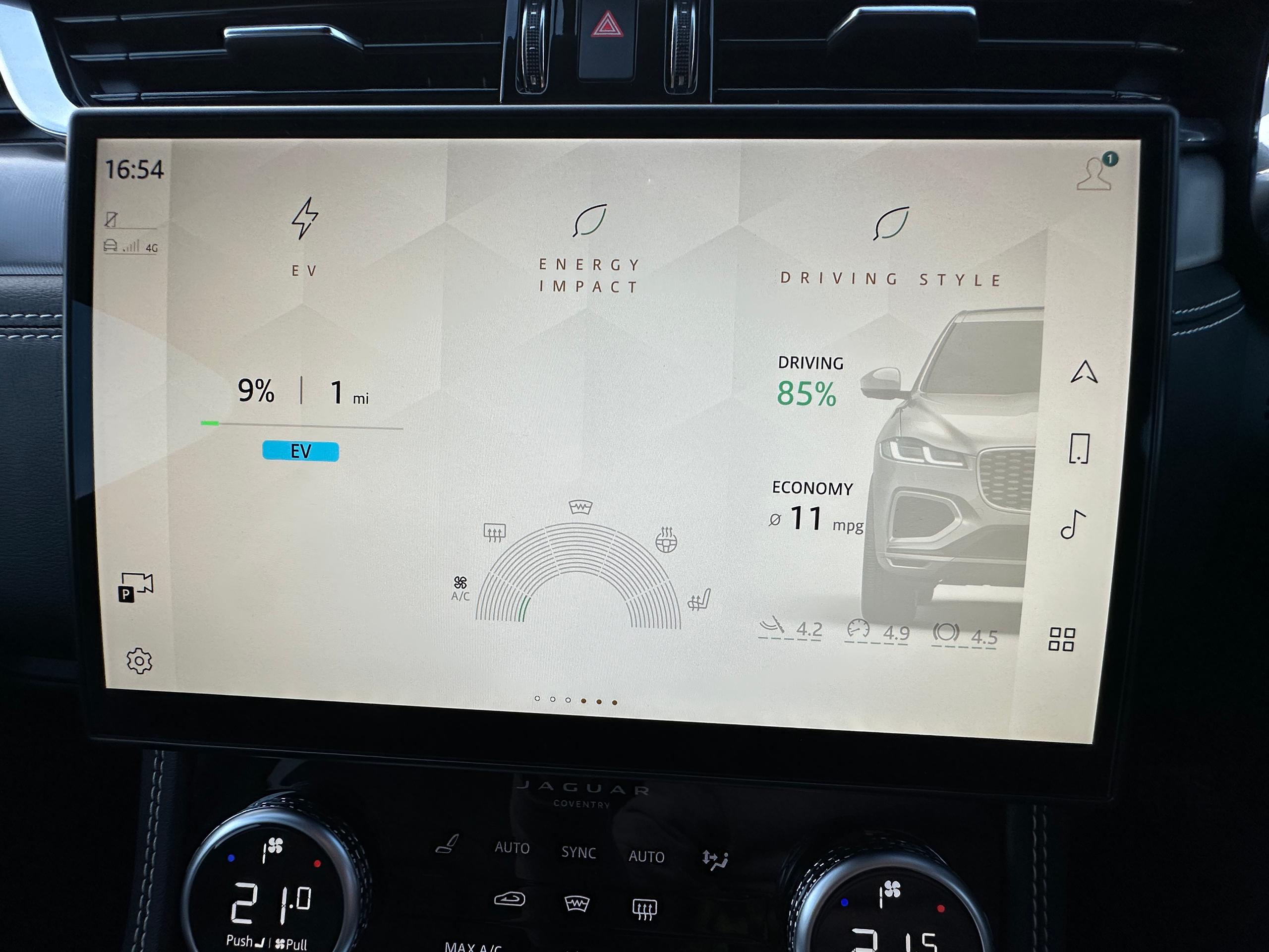 
								2023 Jaguar F-PACE 2.0 P400e 19.3kWh R-Dynamic SE Black SUV full									