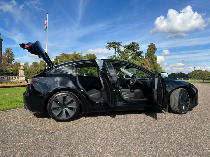 2025 TESLA Model 3