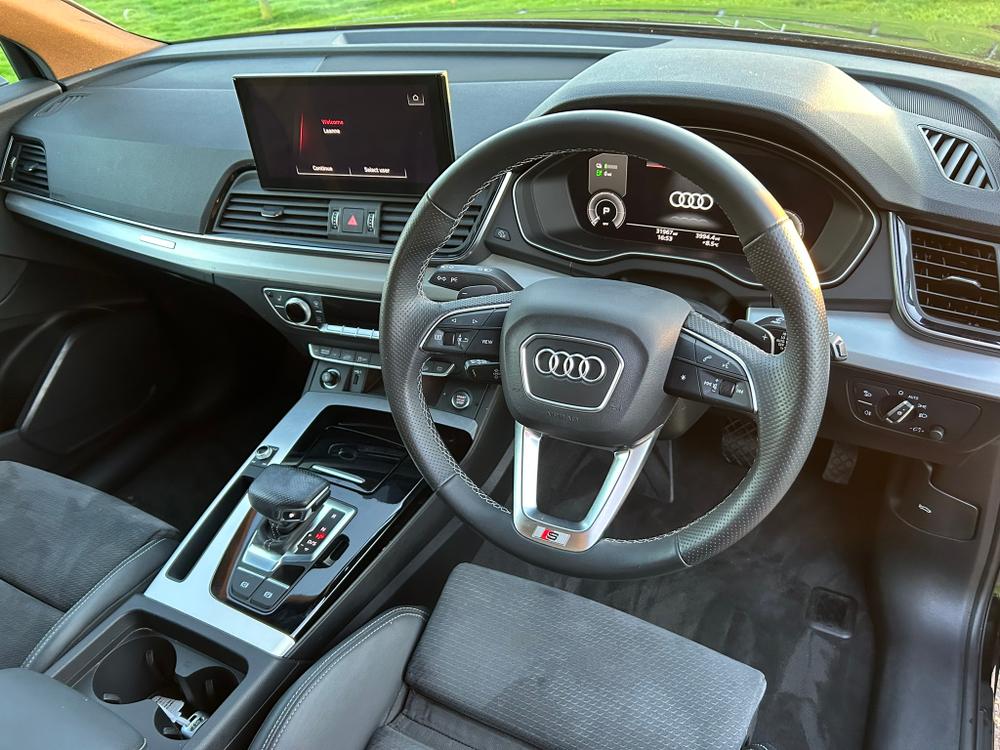 
								2021 Audi Q5 2.0 TFSIe 50 S line Plug-in Hybrid full									