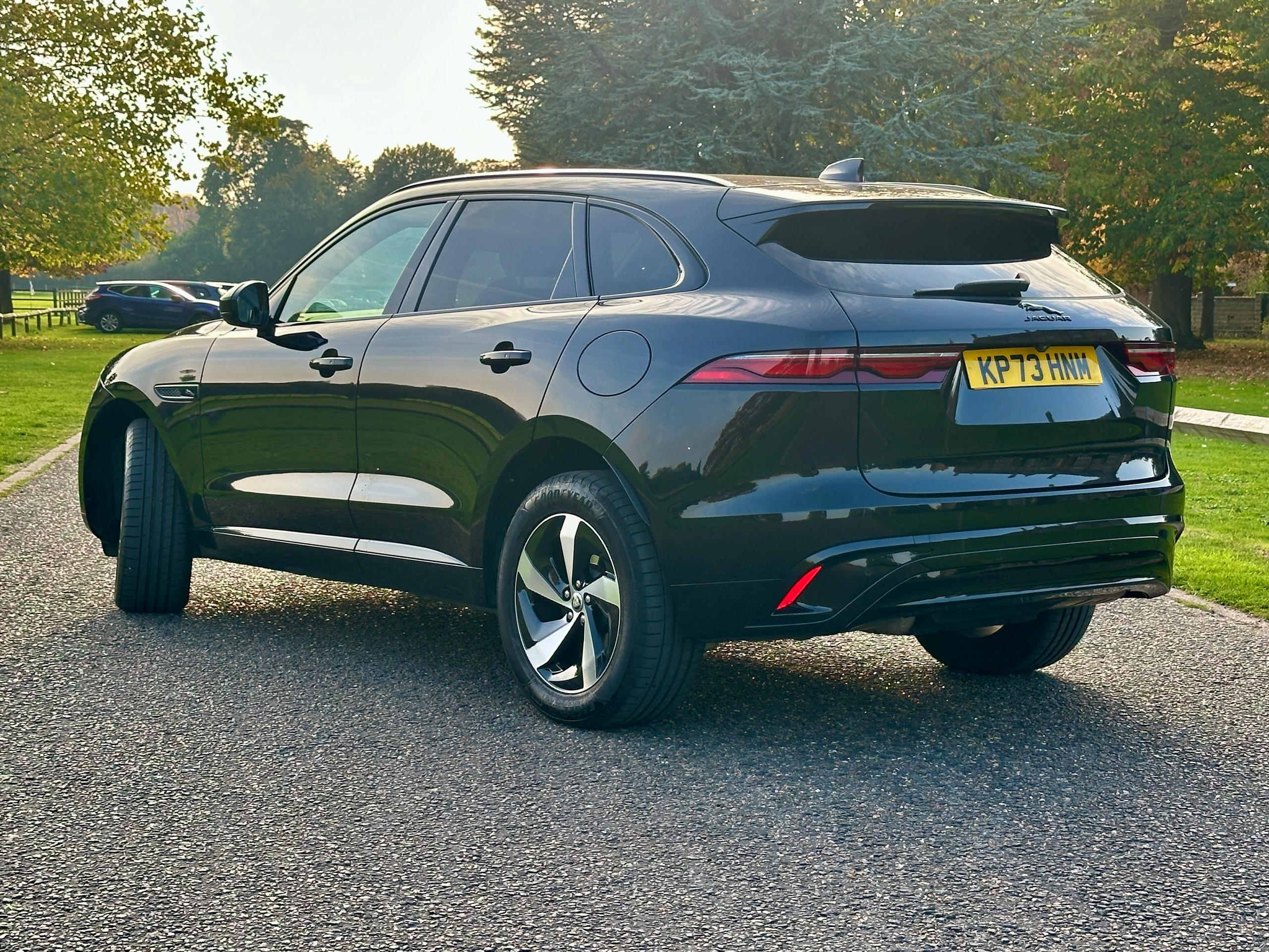 2023 Jaguar F-PACE 2.0 P400e 19.3kWh R-Dynamic SE Black SUV