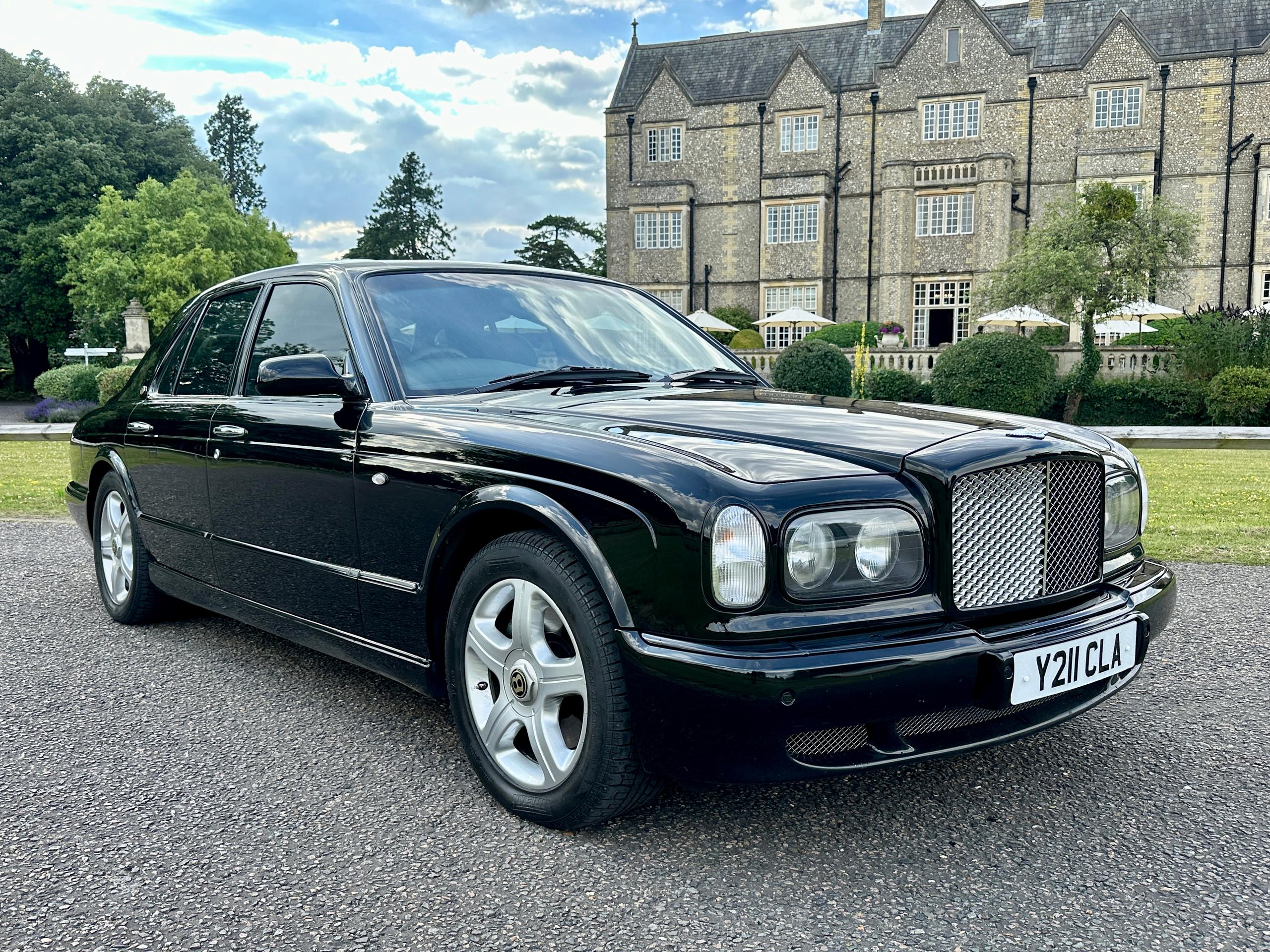 
								2001 Bentley ARNAGE 6.8 RED LABEL SALOON full									