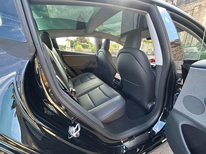 
								2025 TESLA Model 3 full									